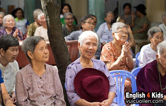 Người cao tuổi tiếng anh là gì